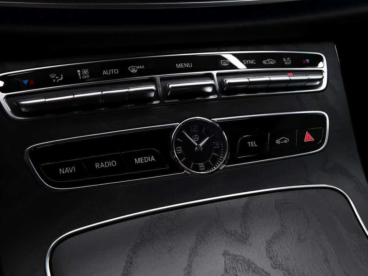 Mercedes-Benz E-Класс 200, 2019 Фото №19