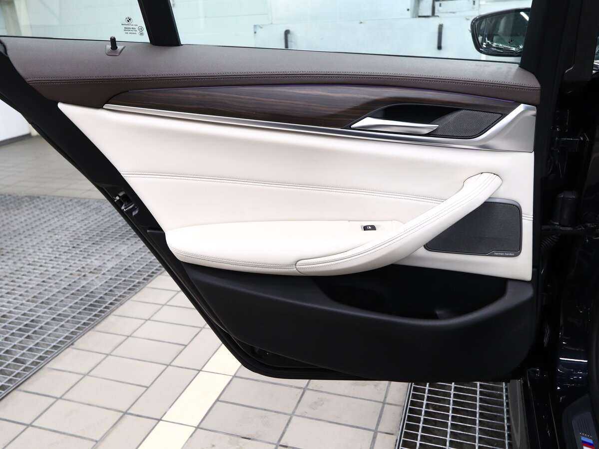 BMW 5 серии 530d xDrive, 2018 Фото №16