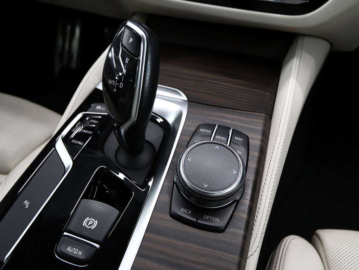 BMW 5 серии 530d xDrive, 2018 Фото №20