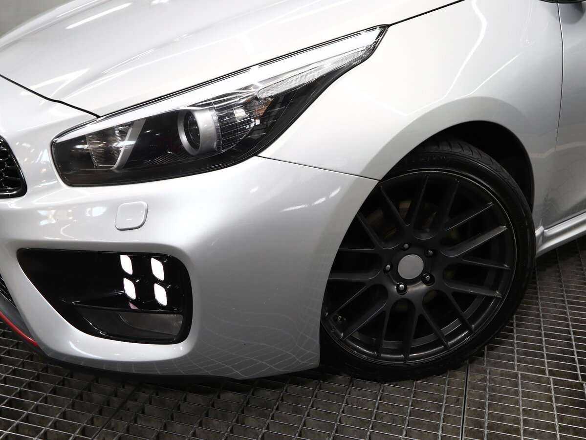 Kia Ceed GT, 2017 Фото №21