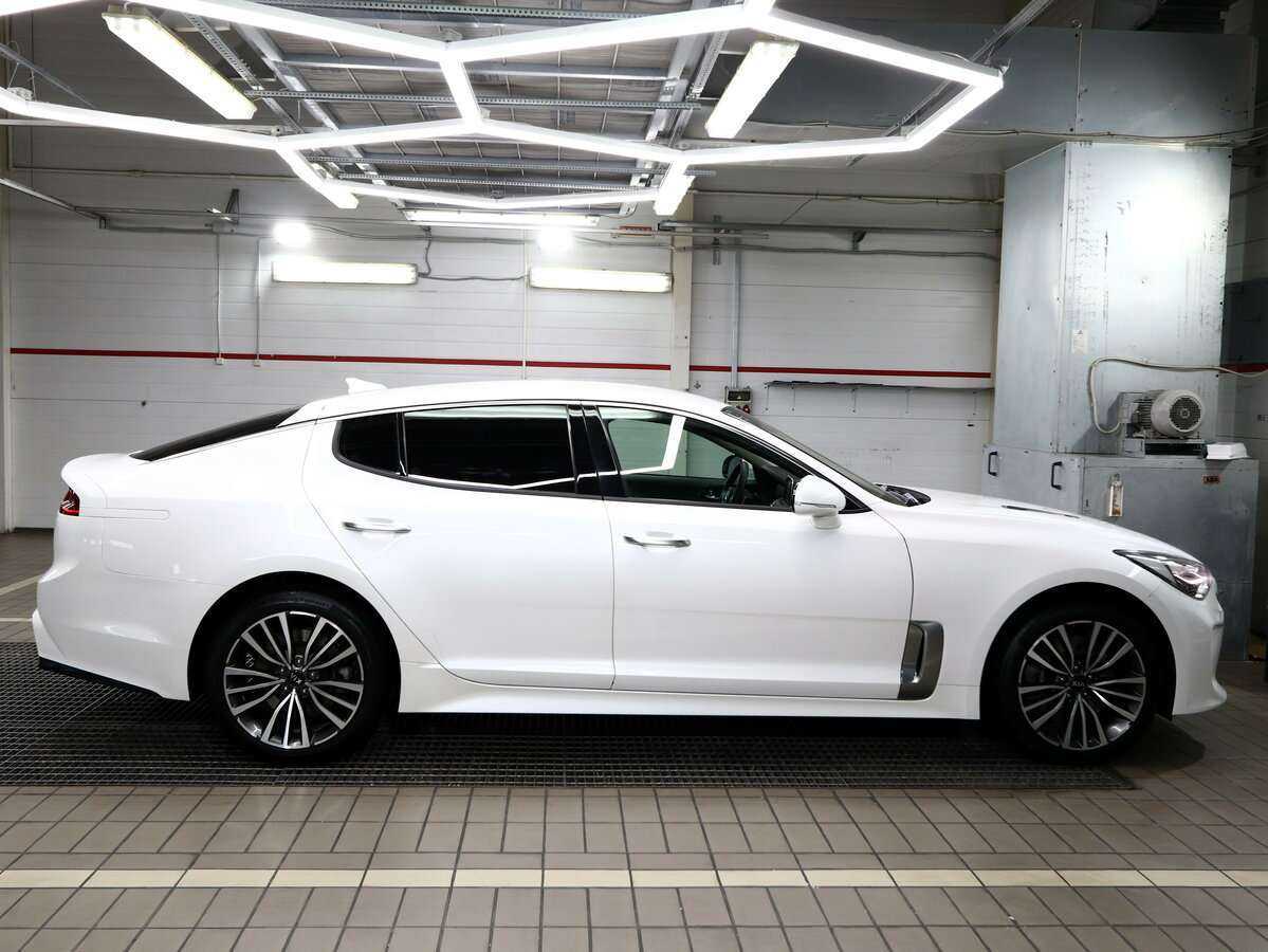 Kia Stinger, 2018 Фото №12