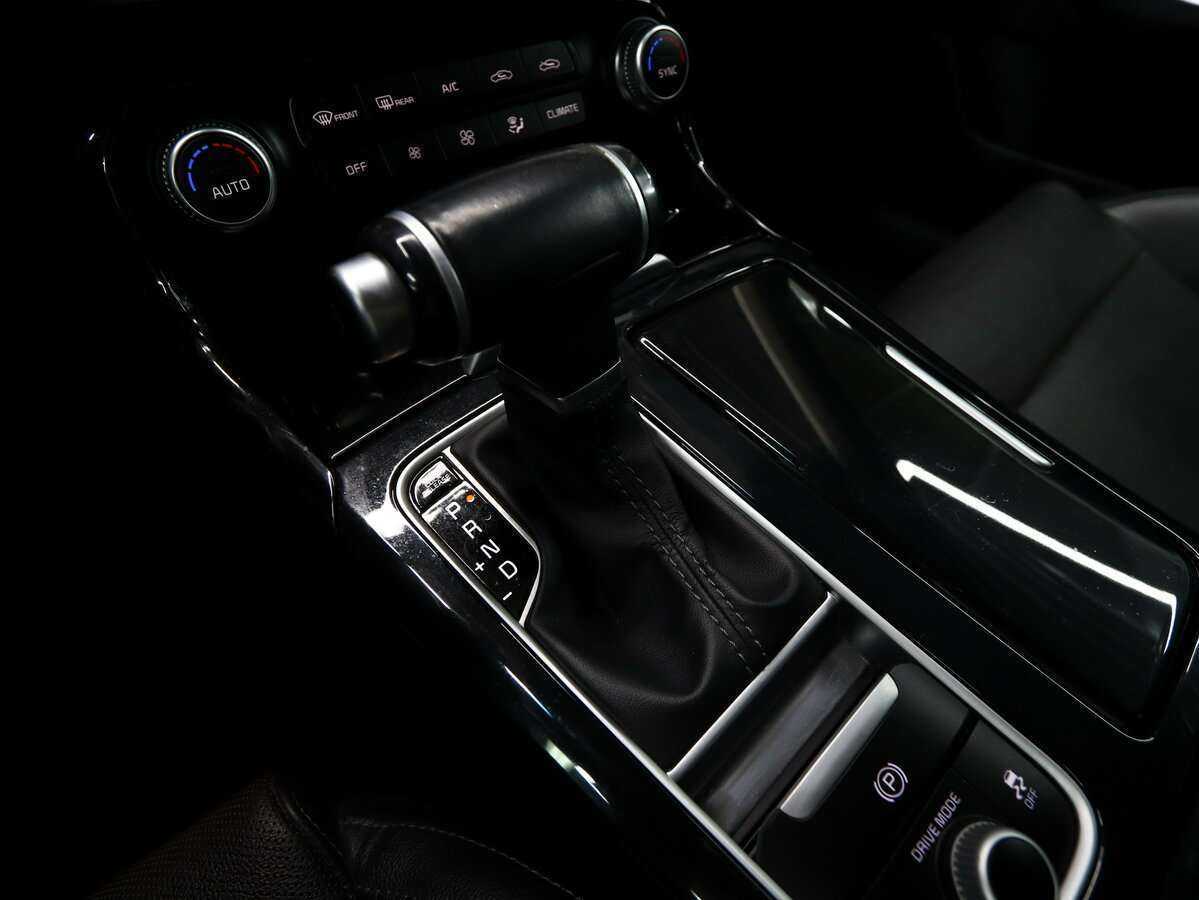 Kia Stinger, 2018 Фото №22