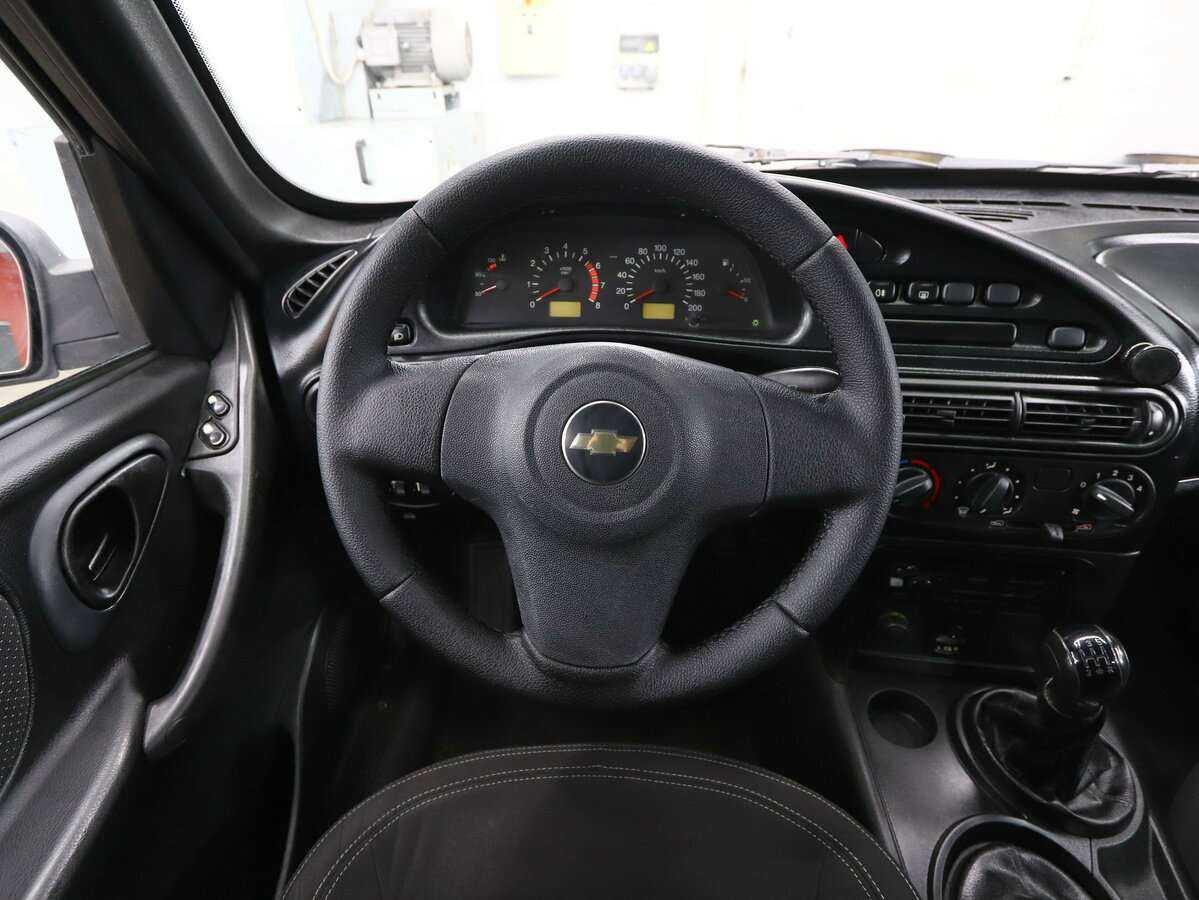 Chevrolet Niva, 2011 Фото №15
