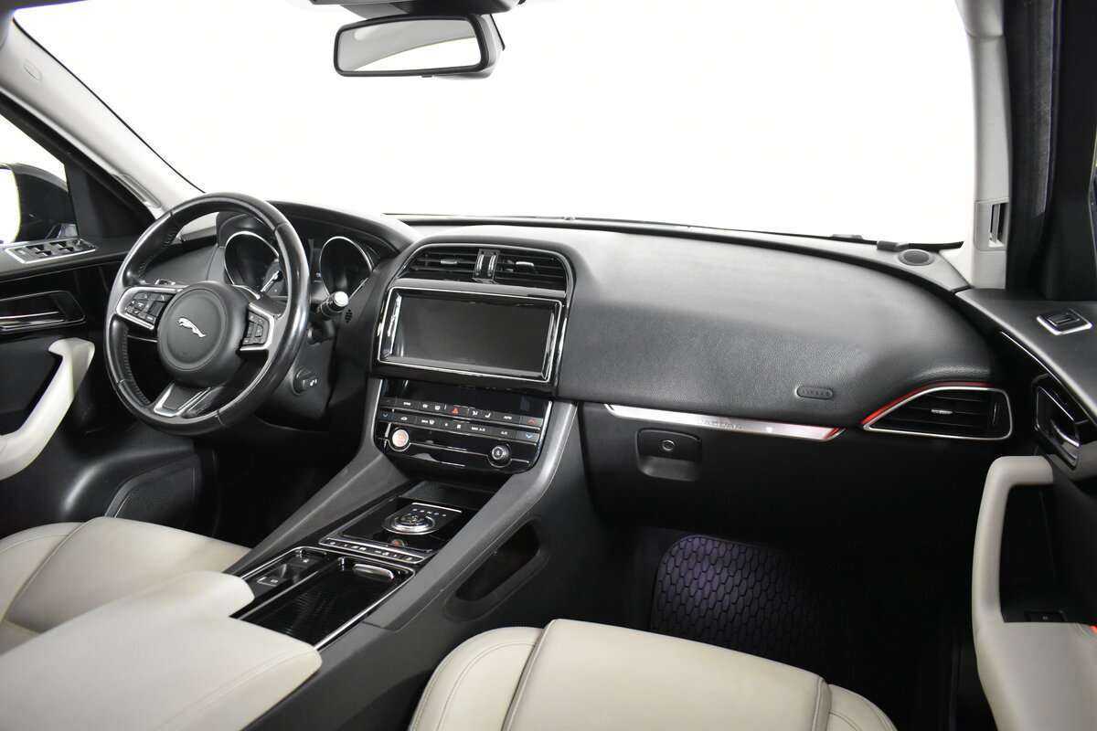 Jaguar F-Pace, 2018 Фото №11