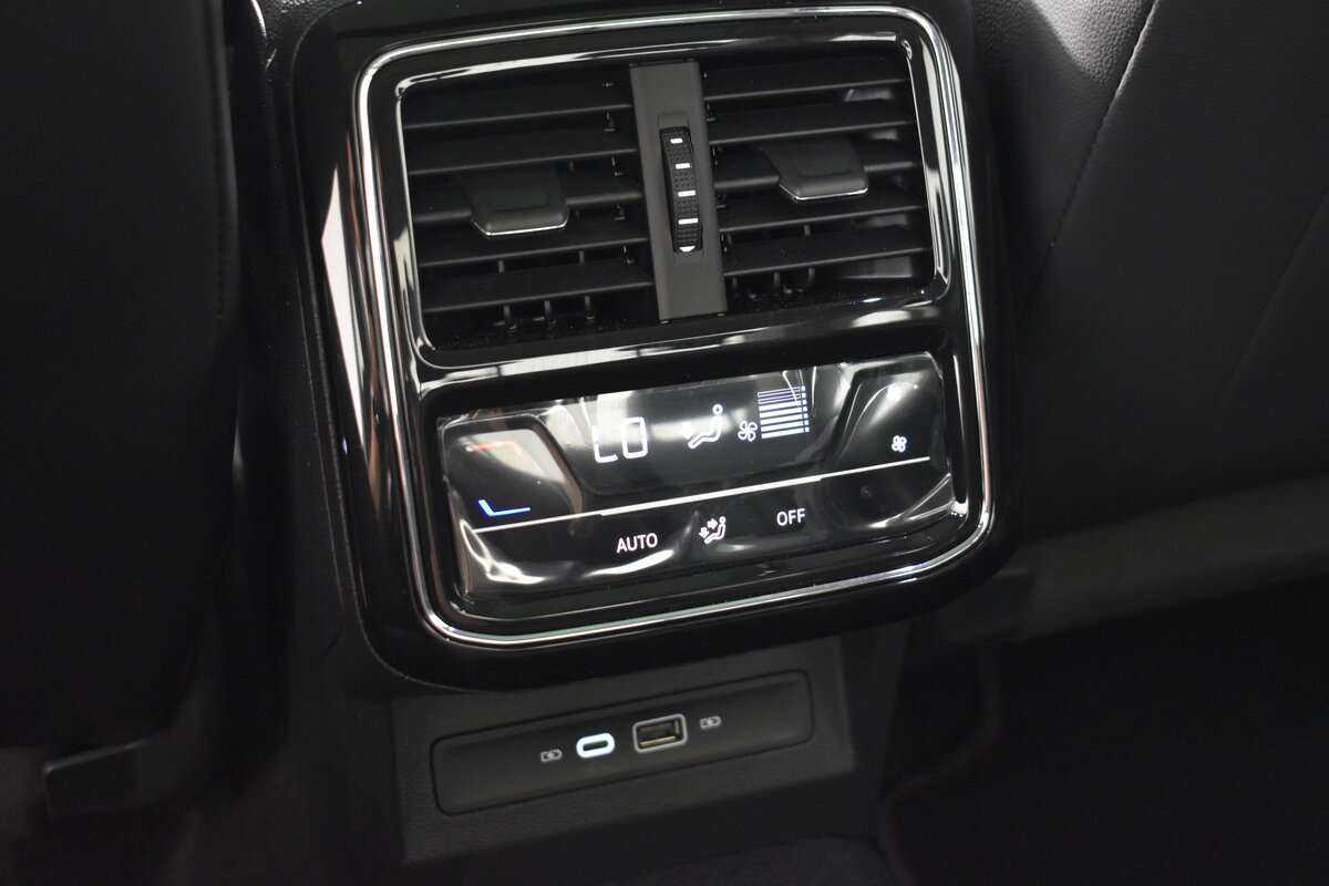 Volkswagen Passat, 2023 Фото №10