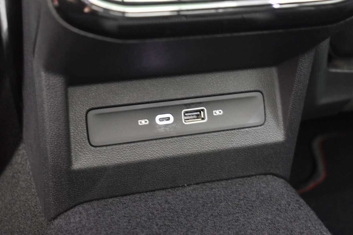 Volkswagen Passat, 2023 Фото №12