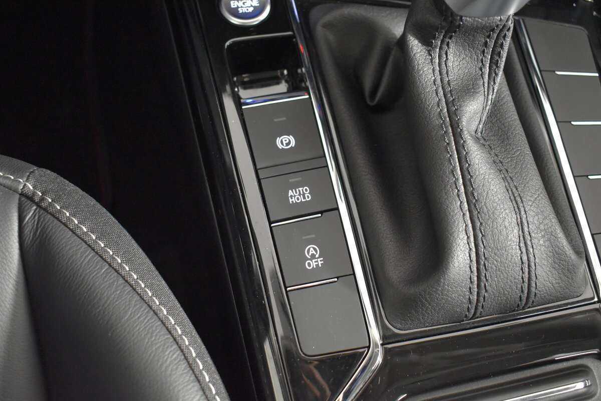 Volkswagen Passat, 2023 Фото №20