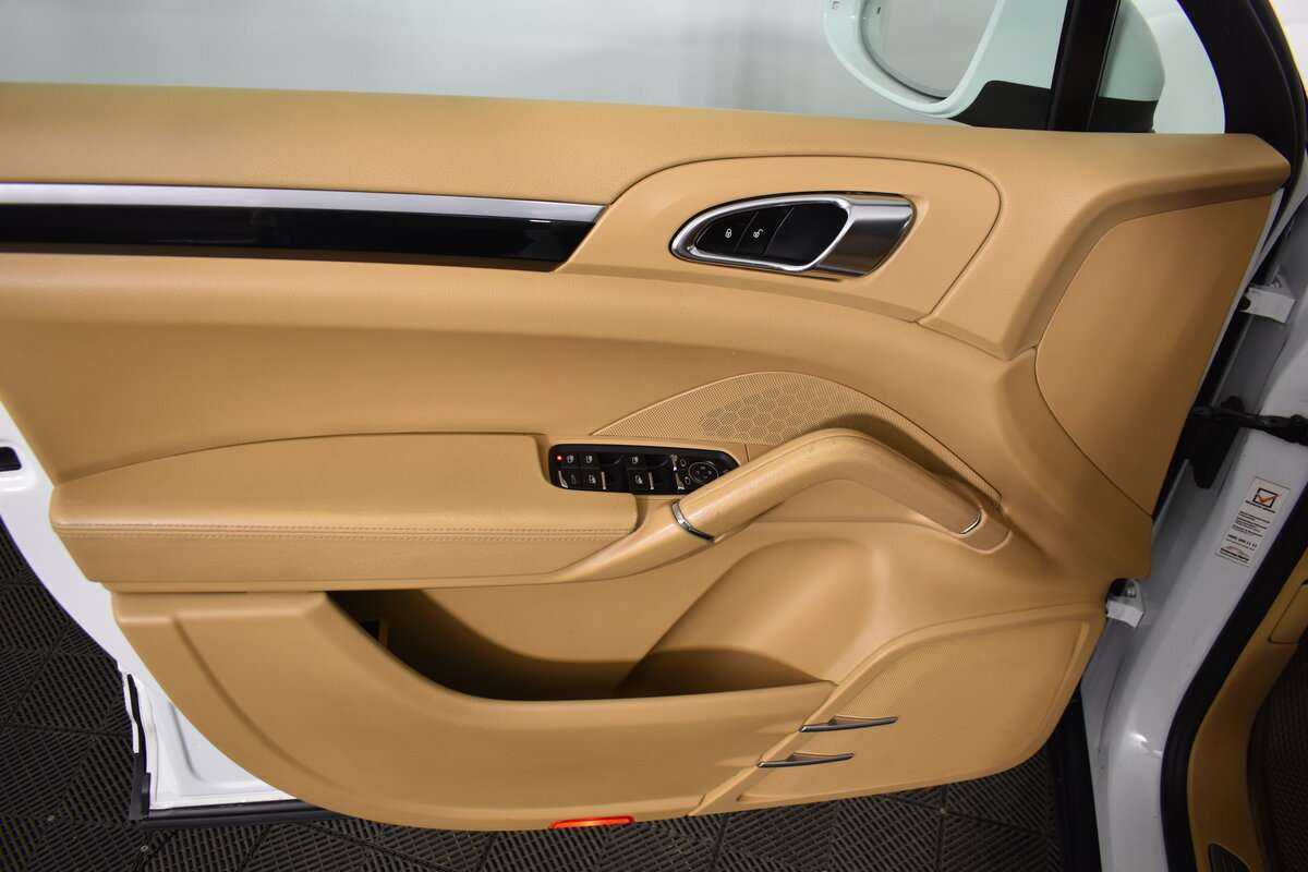 Porsche Cayenne Diesel, 2015 Фото №14