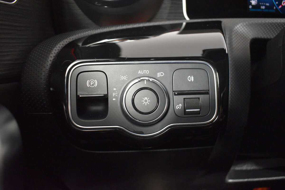 Mercedes-Benz A-Класс 200, 2018 Фото №23