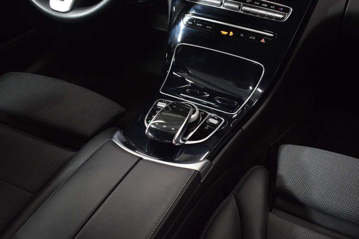 Mercedes-Benz C-Класс 200, 2019 Фото №9