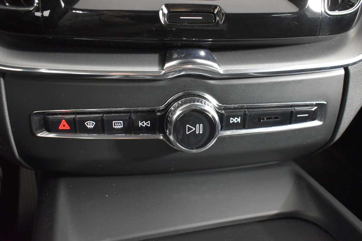 Volvo XC60, 2020 Фото №18