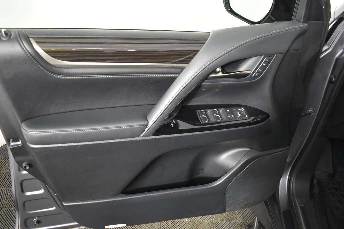 Lexus LX 570, 2016 Фото №16