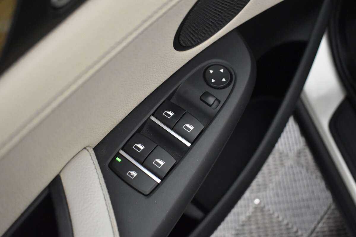 BMW X3 28i xDrive, 2011 Фото №11