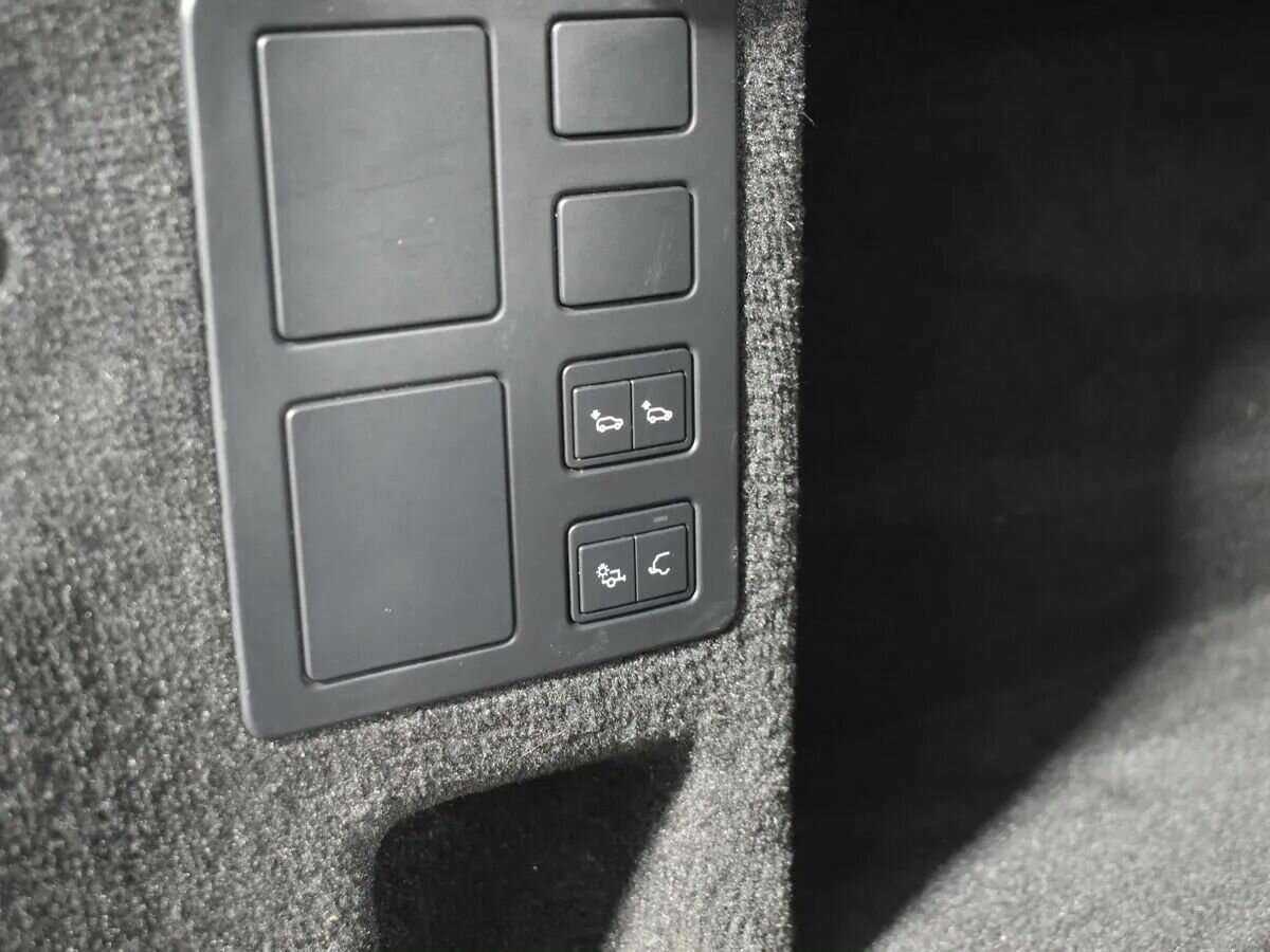 Land Rover Discovery, 2018 - 131 000 км. | Фото №6