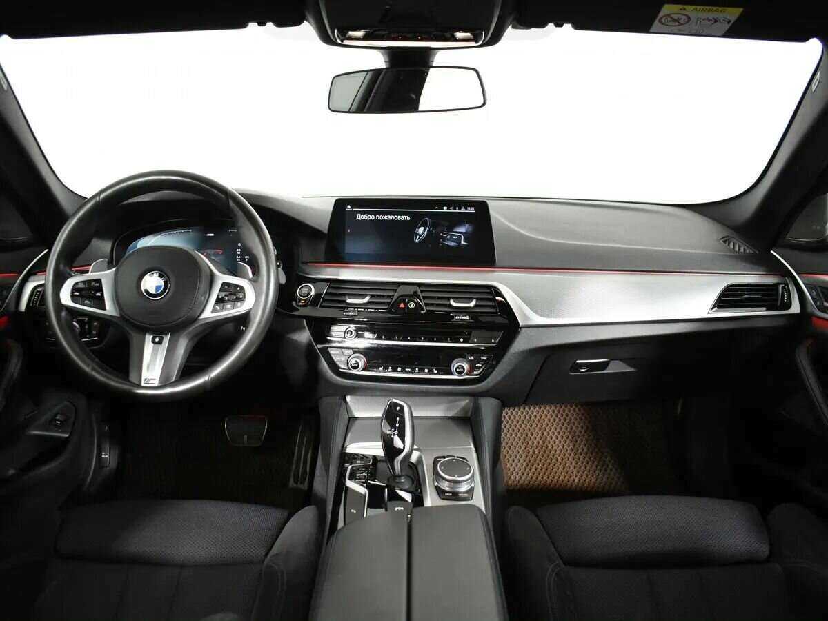 BMW 5 серии 530i xDrive, 2020 Фото №14
