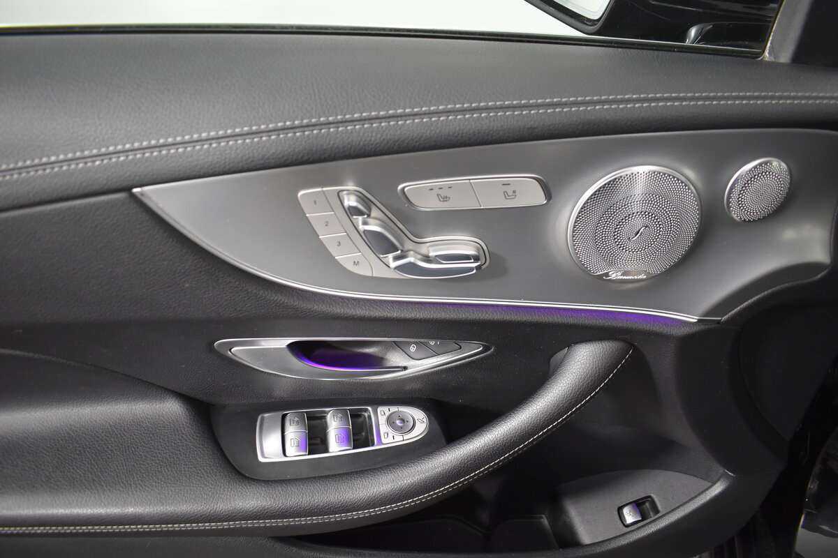Mercedes-Benz E-Класс 300, 2017 Фото №16