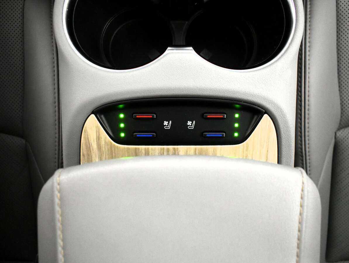 Toyota Venza, 2021 Фото №14