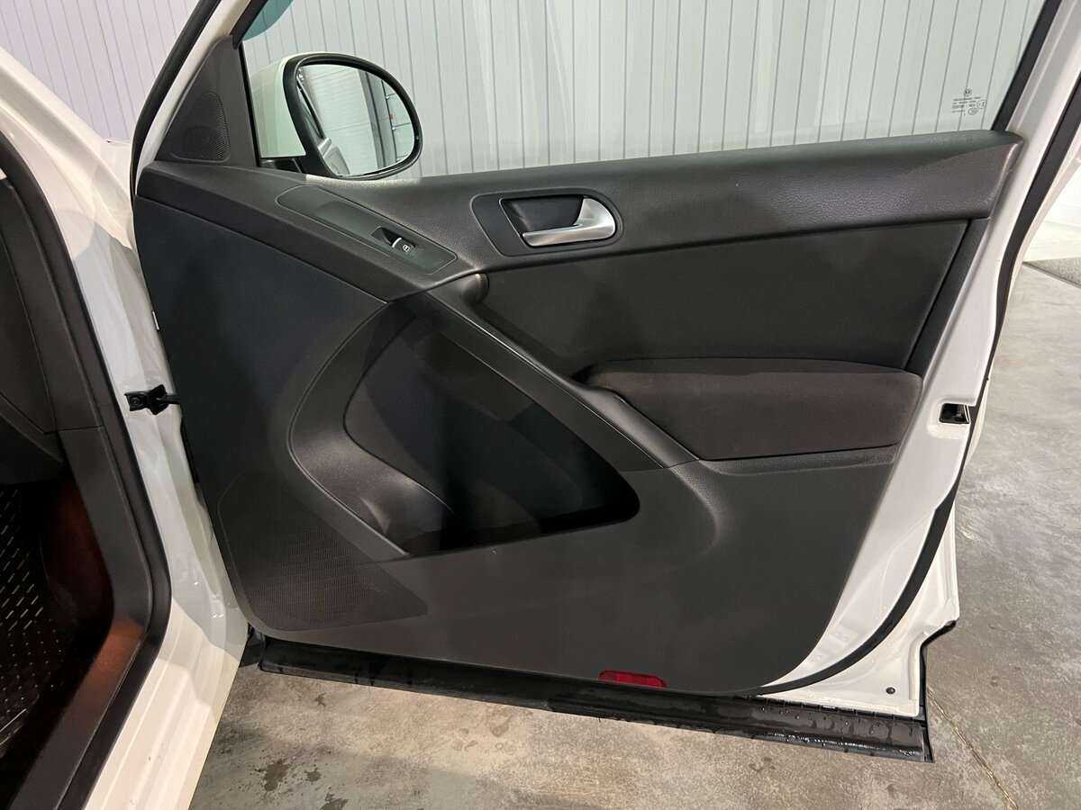 Volkswagen Tiguan, 2011 Фото №15