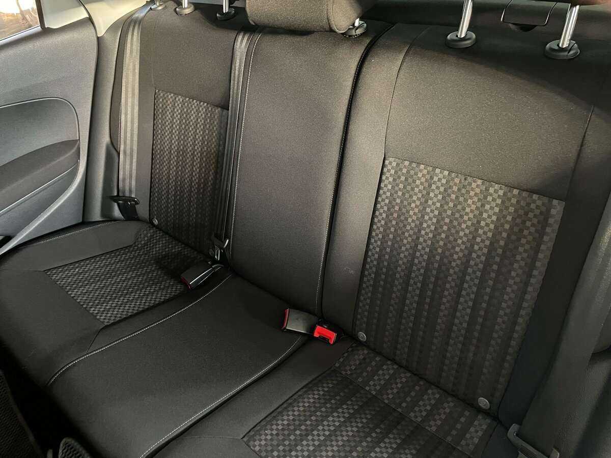 Volkswagen Polo, 2018 Фото №14