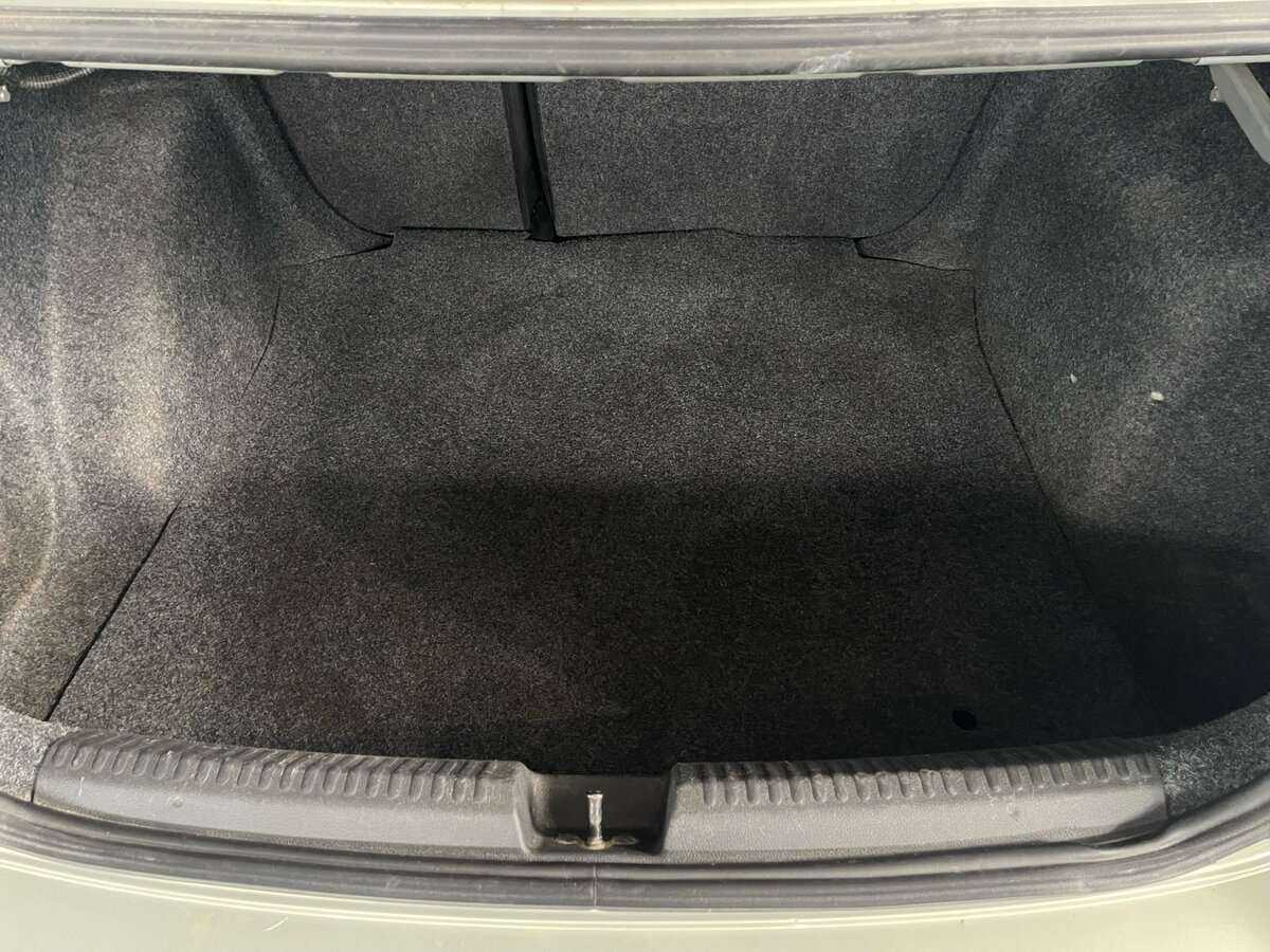 Volkswagen Polo, 2011 Фото №20