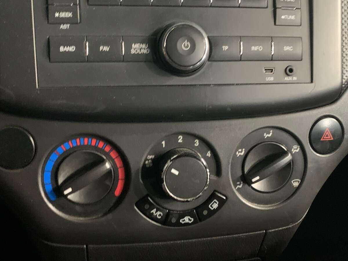 Chevrolet Aveo, 2010 Фото №12