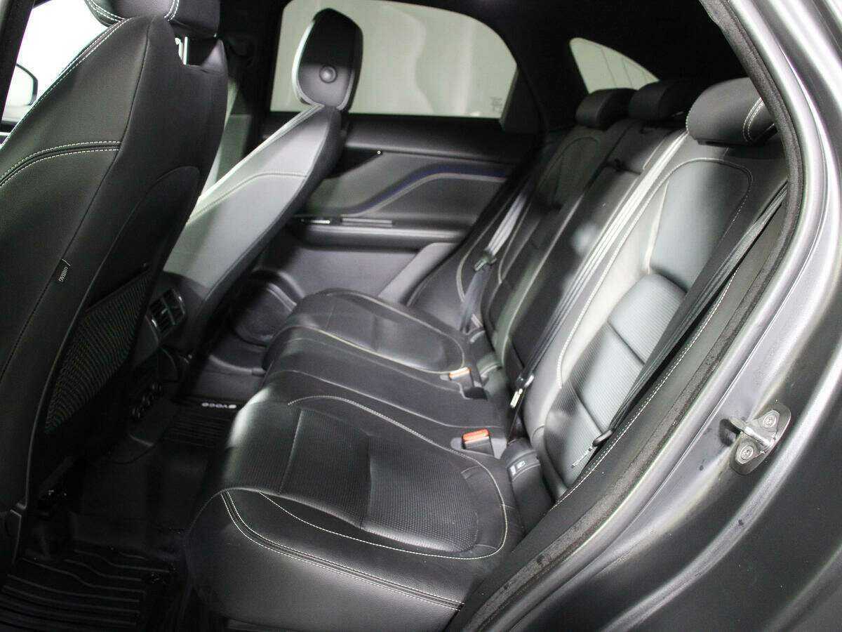 Jaguar F-Pace, 2018 - 96 180 км. | Фото №8
