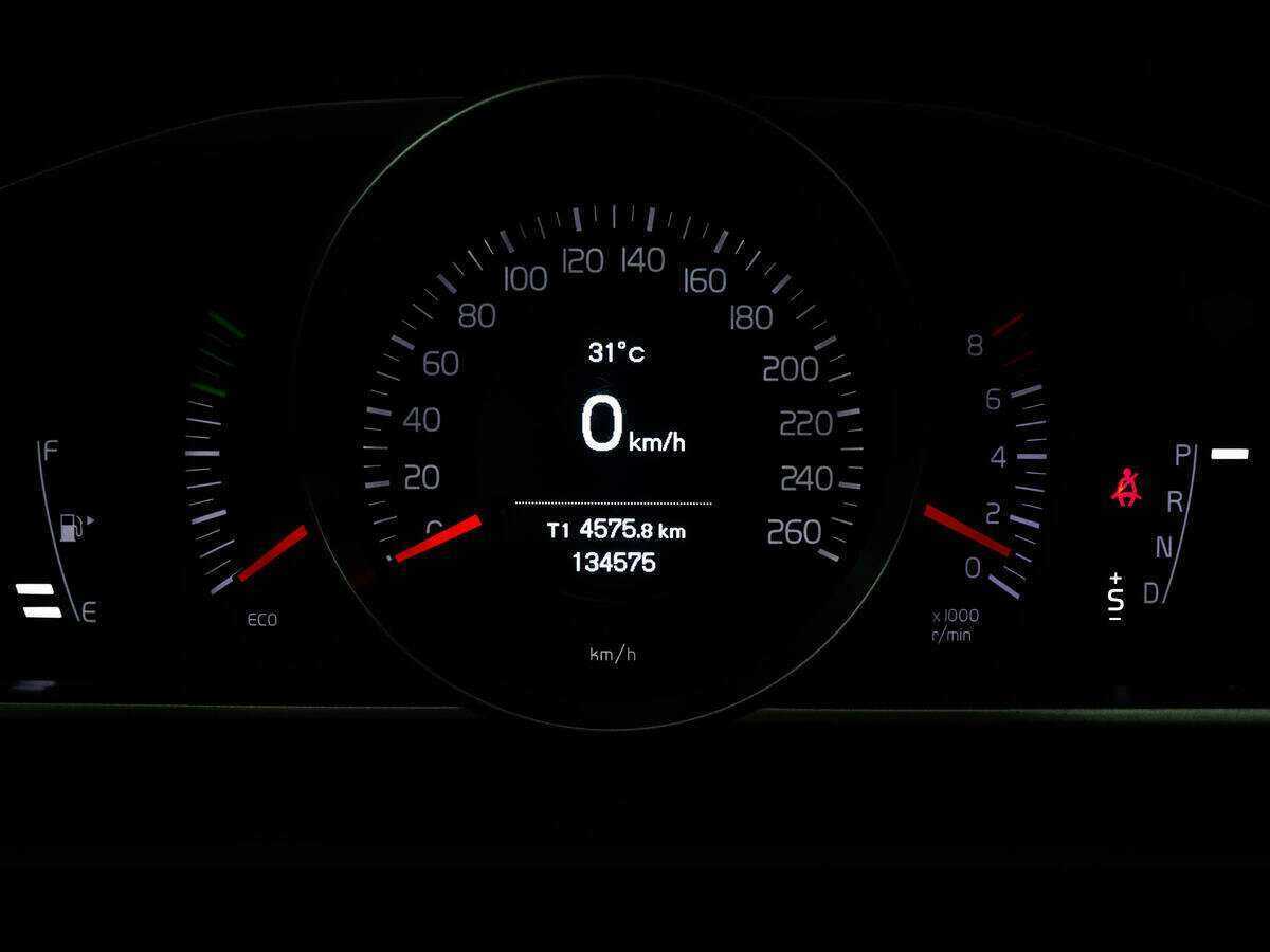 Volvo V40 Cross Country, 2017 Фото №11