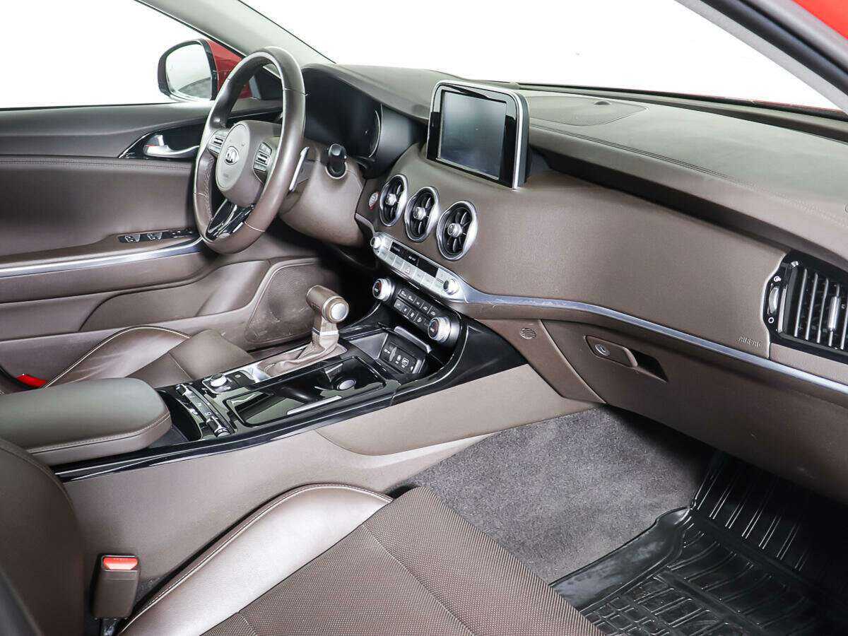 Kia Stinger, 2018 Фото №9