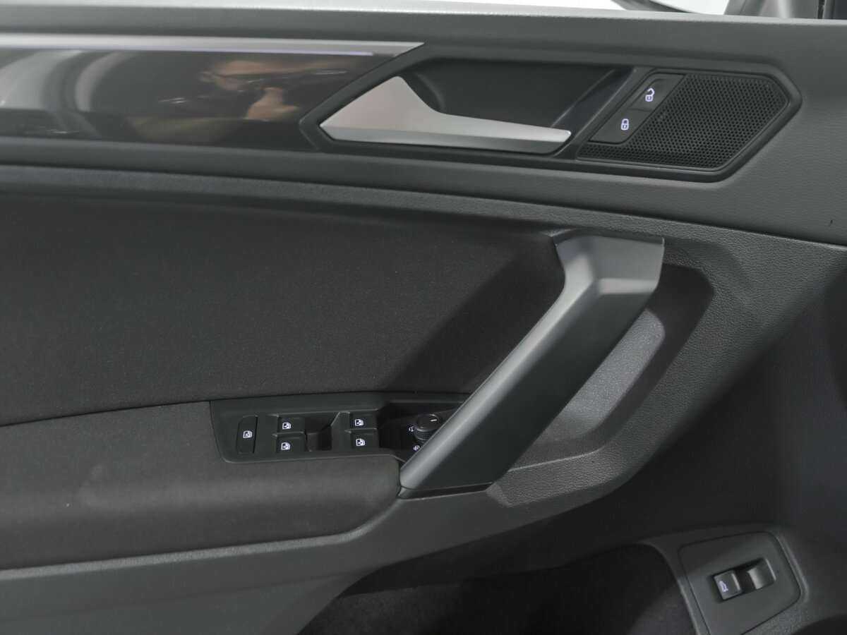 Volkswagen Tiguan, 2019 Фото №13