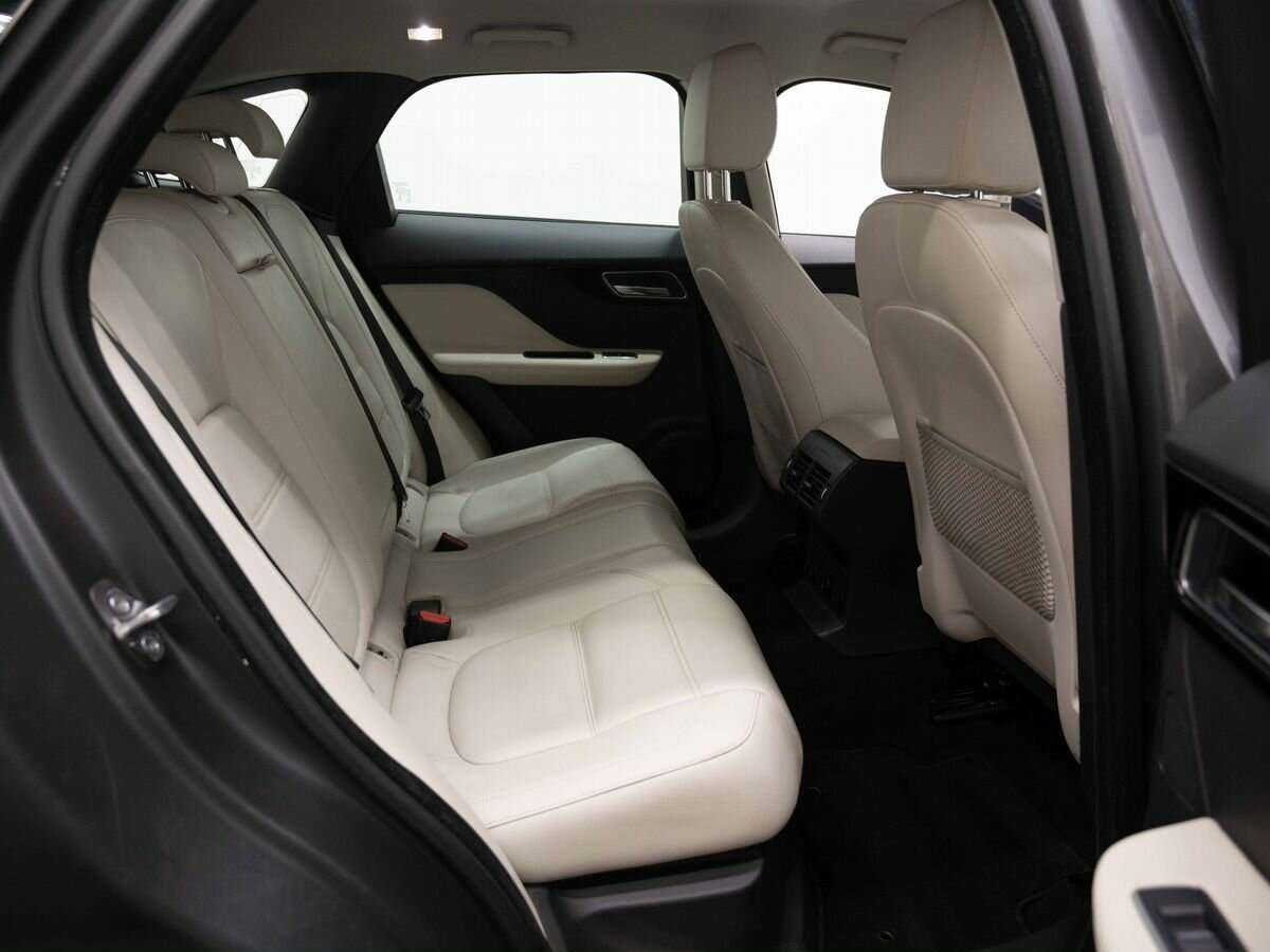 Jaguar F-Pace, 2017 Фото №9
