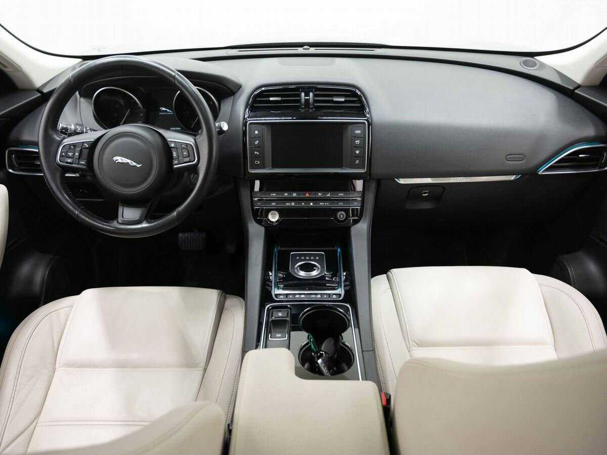 Jaguar F-Pace, 2017 Фото №11