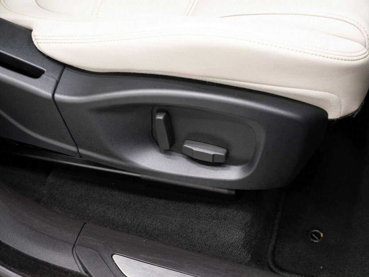 Jaguar F-Pace, 2017 Фото №20