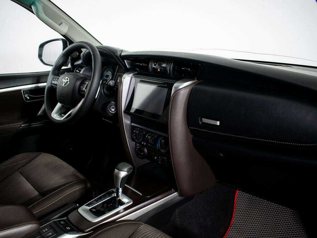 Toyota Fortuner, 2018 Фото №7