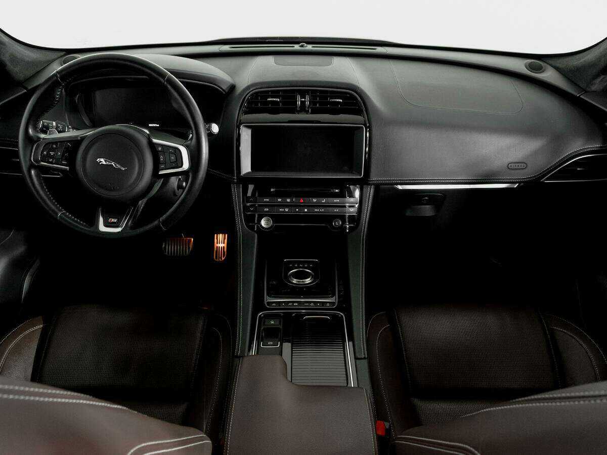 Jaguar F-Pace, 2016 Фото №12