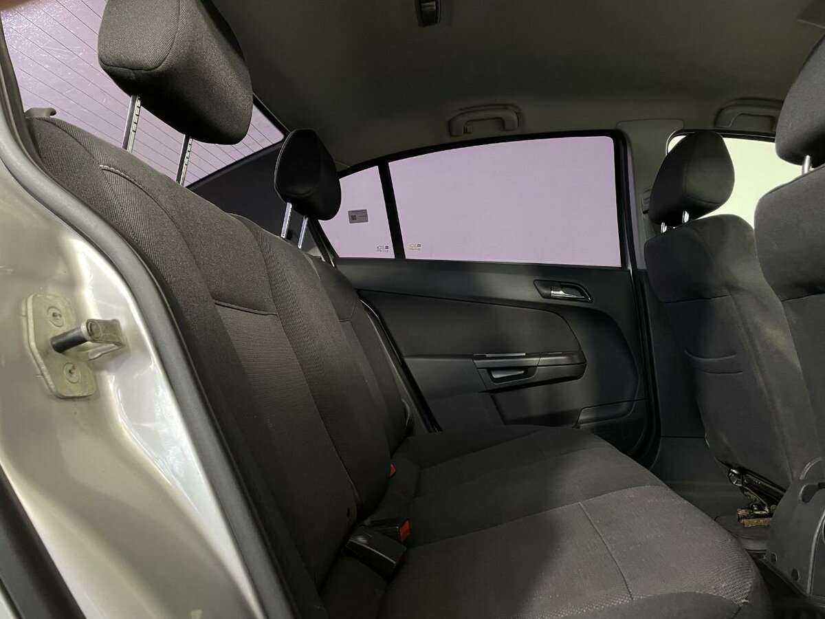 Opel Astra, 2010 Фото №15