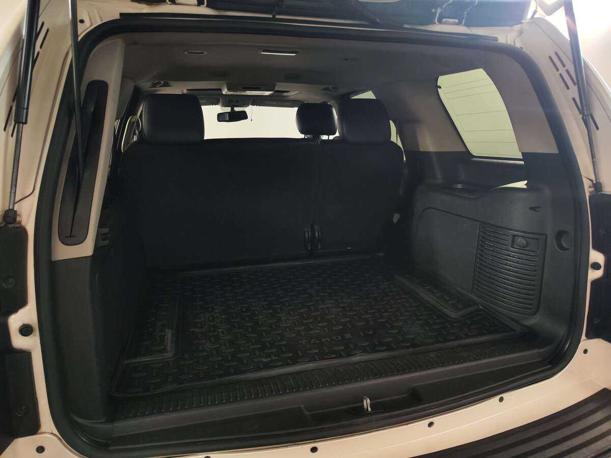 Chevrolet Tahoe 6AT, 2012 - 260 000 км. | Фото №6