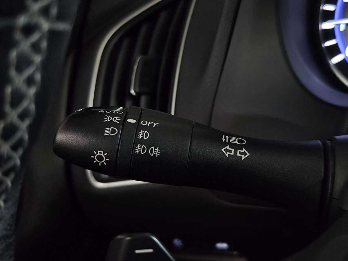 Infiniti Q60, 2017 Фото №24