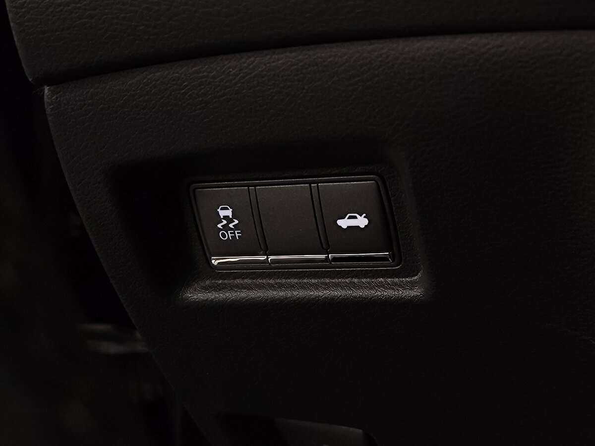 Infiniti Q60, 2017 Фото №25