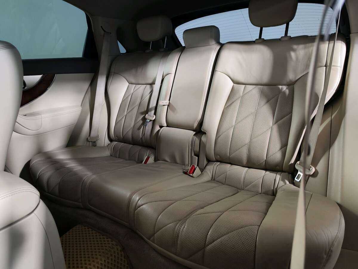 Infiniti FX37, 2010 Фото №12