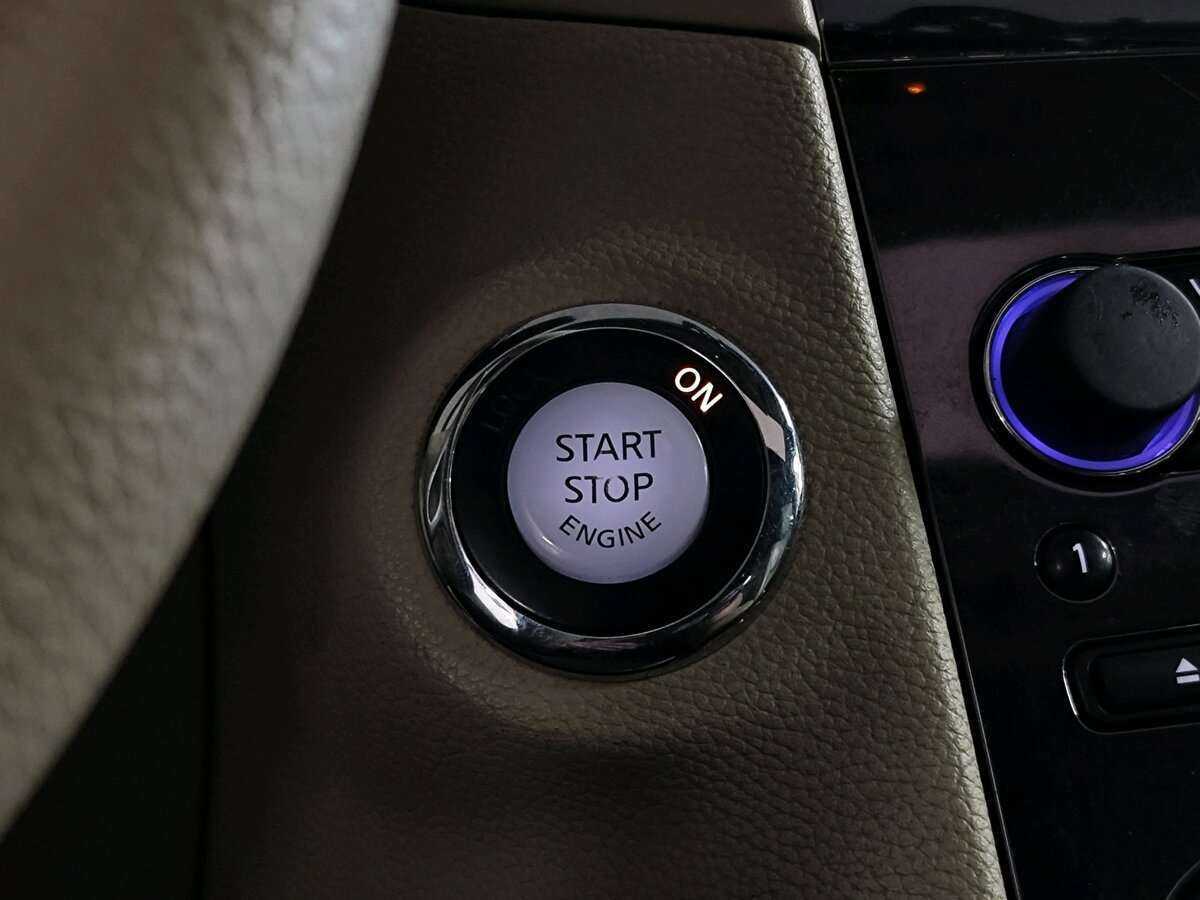 Infiniti FX37, 2010 Фото №21