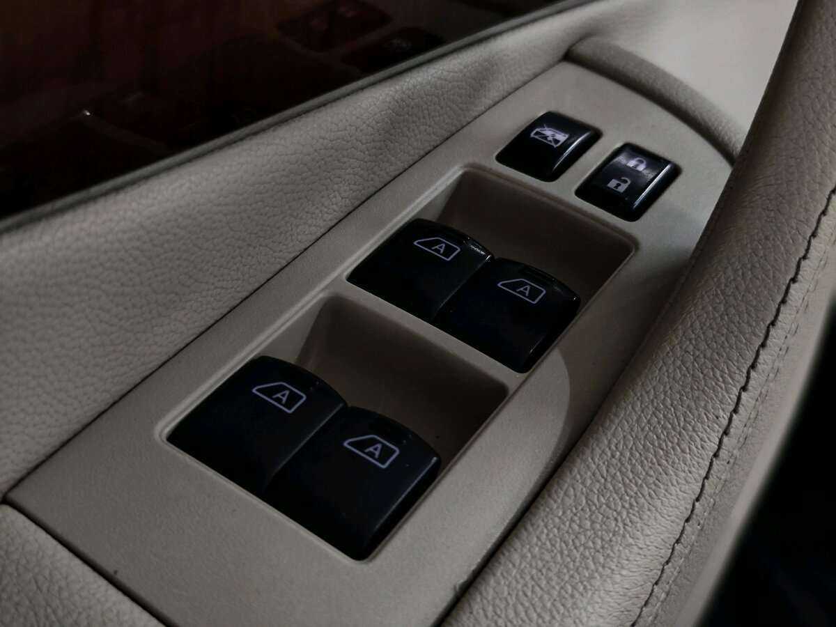 Infiniti FX37, 2010 Фото №28