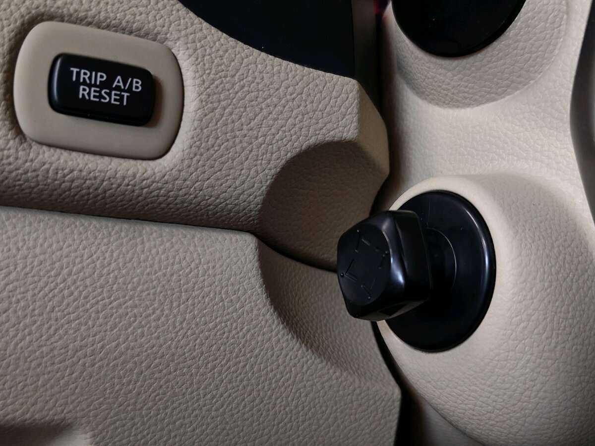 Infiniti FX37, 2010 Фото №29