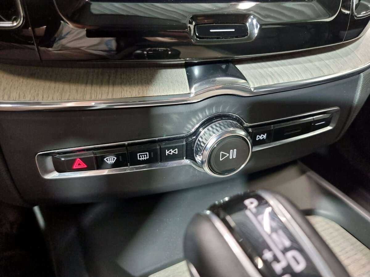 Volvo XC60, 2019 Фото №19