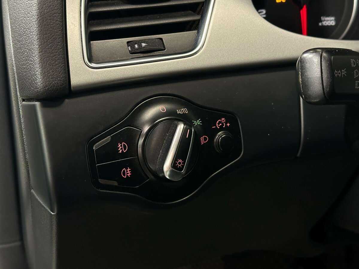 Audi A4, 2011 Фото №15