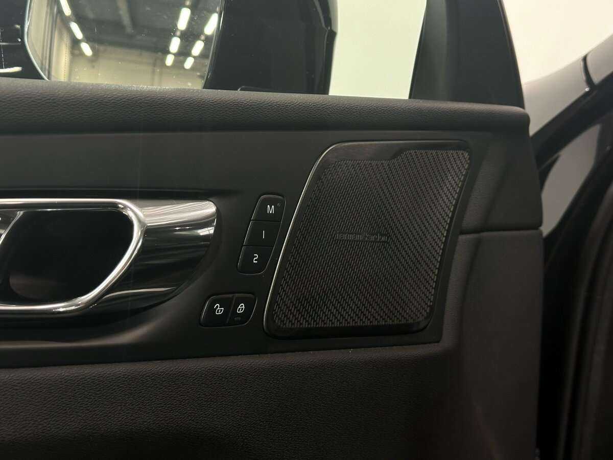 Volvo XC60, 2019 Фото №22