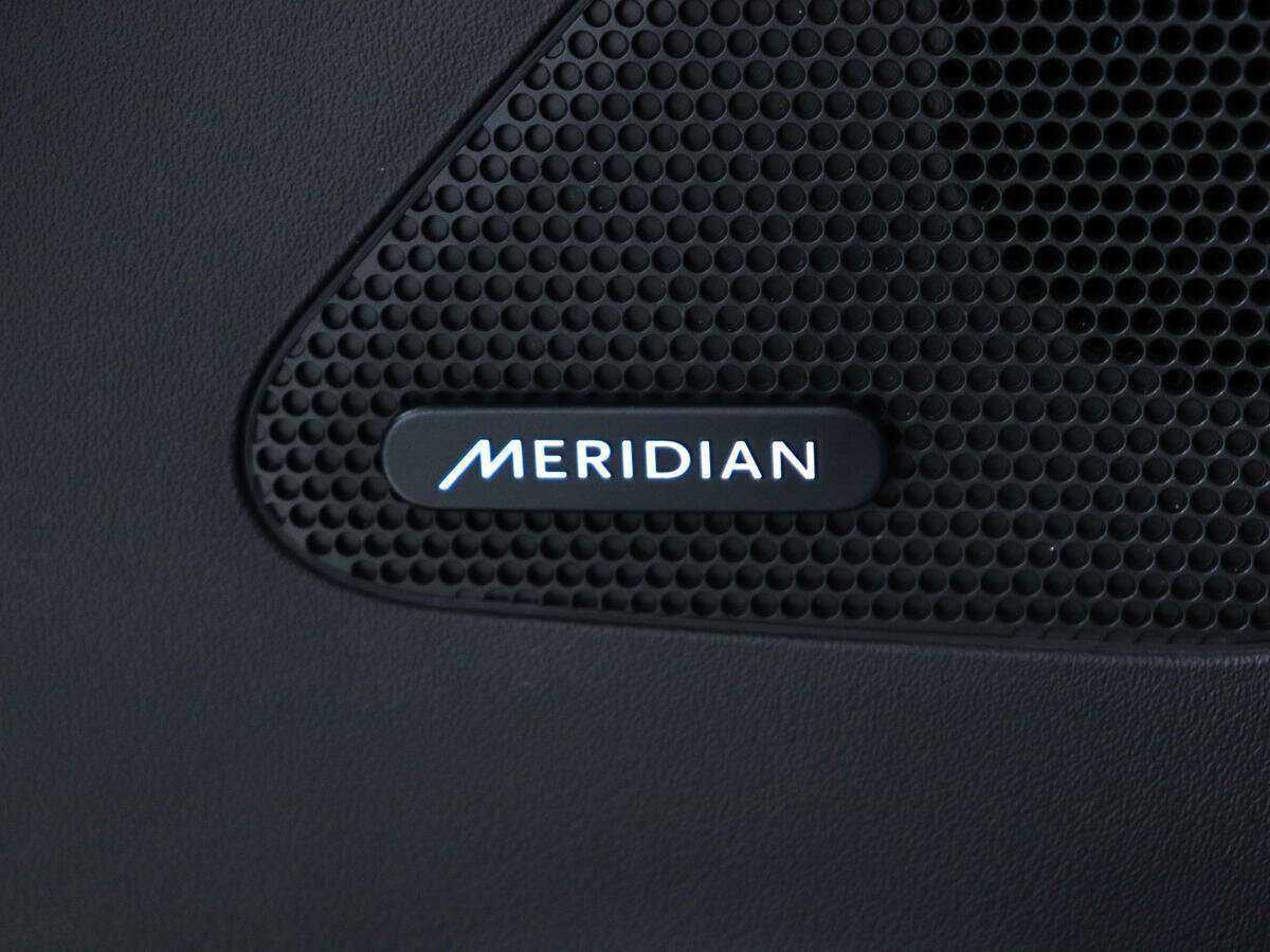 Jaguar F-Pace, 2016 Фото №17