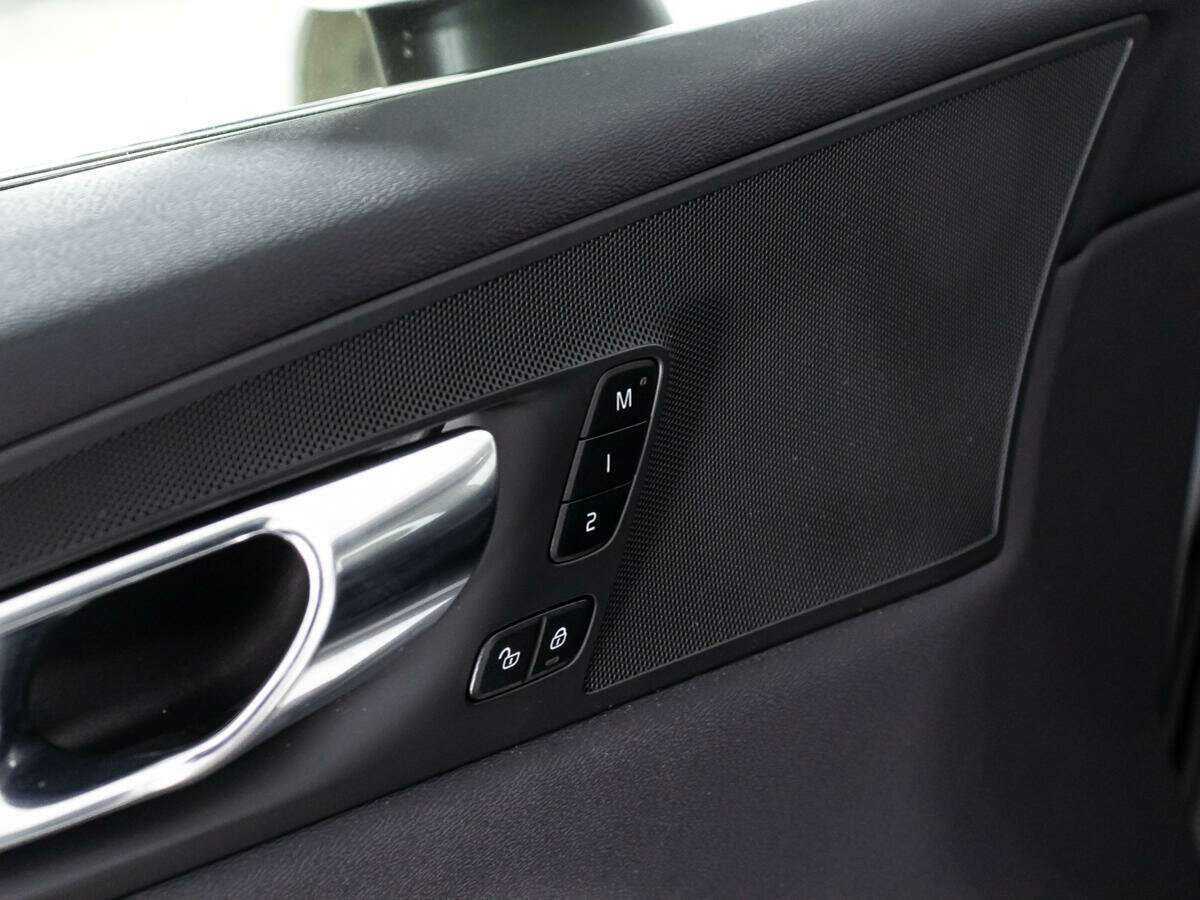 Volvo XC60, 2021 Фото №16