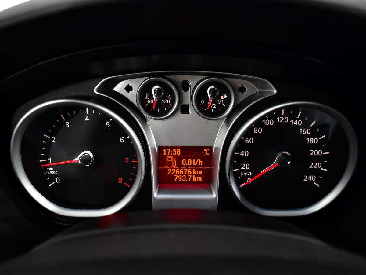 Ford Focus, 2011 Фото №11