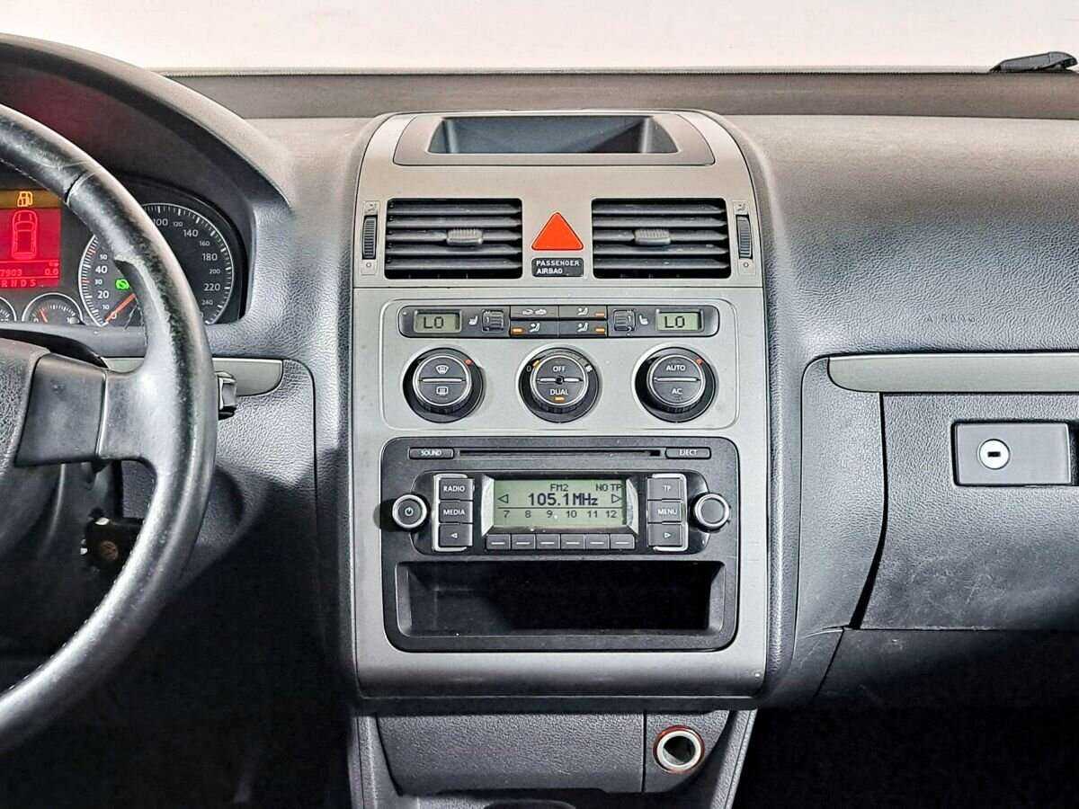 Volkswagen Touran, 2010 Фото №13