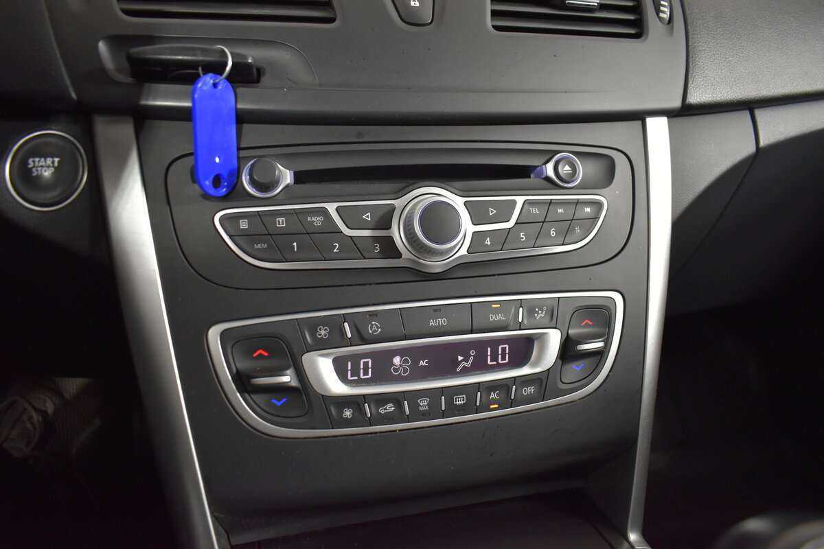 Renault Latitude, 2013 Фото №16